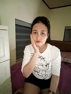 Snapshot of Jun-Mzzz chatting on 11.07.25 Jun-Mzzz online show from 11.07.25