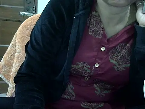 CHAMELI4747 online show from 12.16.25