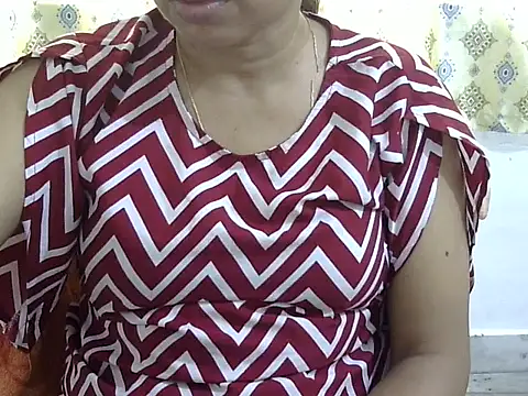 Snapshot of CHAMELI4747 chatting on 04.30.26 CHAMELI4747 online show from 04.30.26