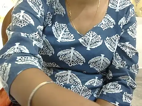 Snapshot of CHAMELI4747 chatting on 05.30.26 CHAMELI4747 online show from 05.30.26