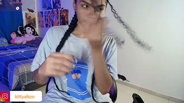 Snapshot of kitty_aikooo chatting on 11.17.25 kitty aikooo online show from 11.17.25