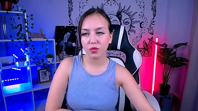 Snapshot of CindySparkl chatting on 10.02.25 CindySparkl online show from 10.02.25