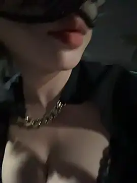 Snapshot of 34E-cocacola chatting on 11.15.25 34E-cocacola online show from 11.15.25