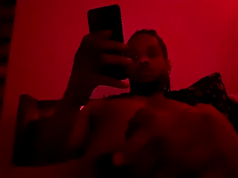 Snapshot of Taydagr8 chatting on 11.22.25 Taydagr8 online show from 11.22.25