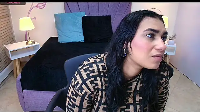 Snapshot of Lia_Blake_ chatting on 11.18.25 Lia Blake online show from 11.18.25