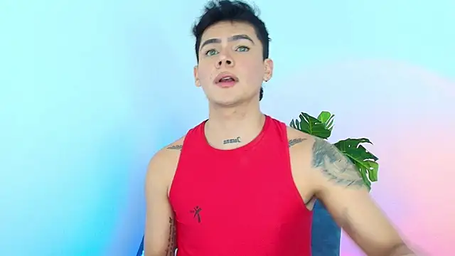 Snapshot of CamiiGuzmanX chatting on 10.24.25 CamiiGuzmanX online show from 10.24.25