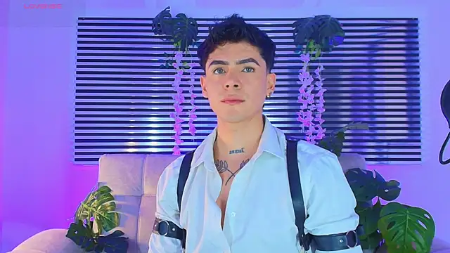 CamiiGuzmanX online show from 06.25.26