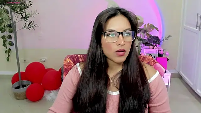 Cameroon-Diaz online show from 02.27.26