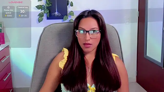 Cameroon-Diaz online show from 03.21.26