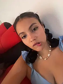 Snapshot of Angel-Caribbean chatting on 11.17.25 Angel-Caribbean online show from 11.17.25