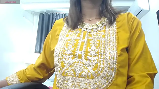 Snapshot of kairadayamai chatting on 04.27.26 kairadayamai online show from 04.27.26