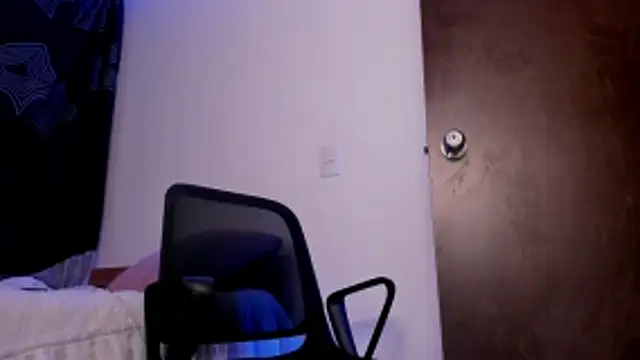 Snapshot of axel_davis_ chatting on 10.31.25 axel davis online show from 10.31.25