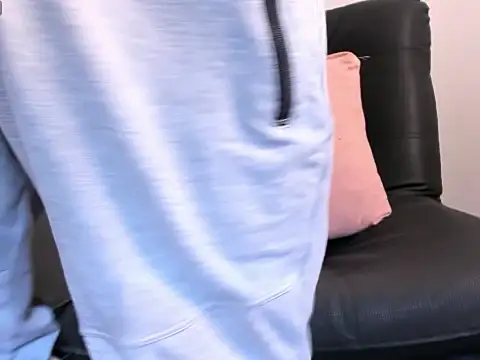 Snapshot of axel_davis_ chatting on 11.24.25 axel davis online show from 11.24.25