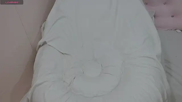 Alina MissAsian online show from 10.28.25