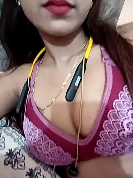 Snapshot of payalsharma95 chatting on 09.14.25 payalsharma95 online show from 09.14.25