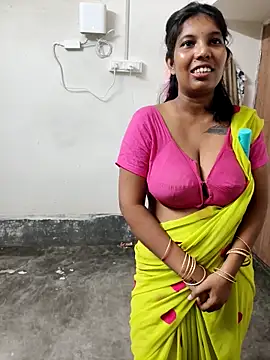 Snapshot of Hotty-Moni chatting on 09.15.25 Hotty-Moni online show from 09.15.25