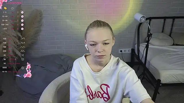 MillaHolt online show from 09.17.25