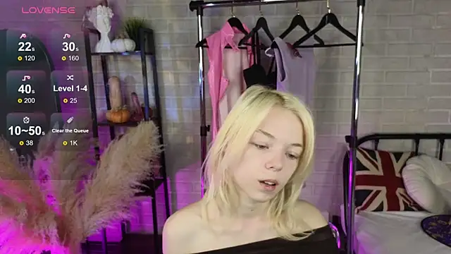 MillaHolt online show from 10.22.25