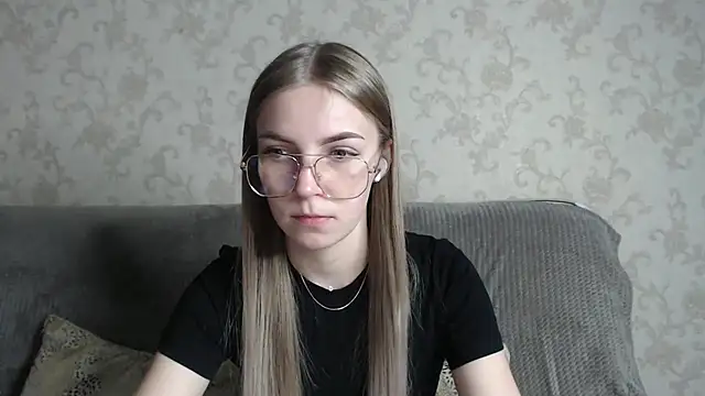 HitGyrl online show from 02.25.26