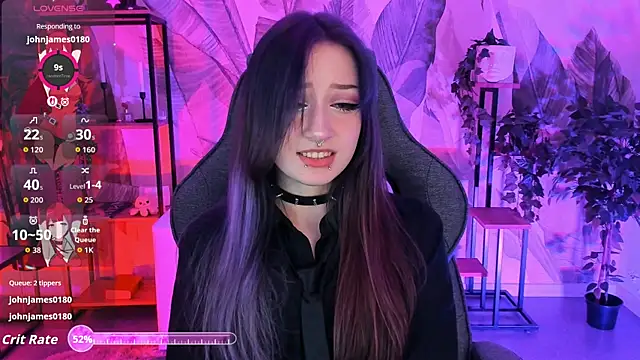 Snapshot of LiliLuna chatting on 09.24.25 LiliLuna online show from 09.24.25