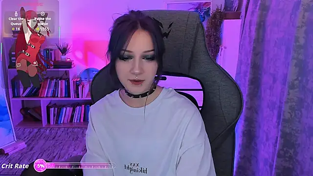 Snapshot of LiliLuna chatting on 10.03.25 LiliLuna online show from 10.03.25