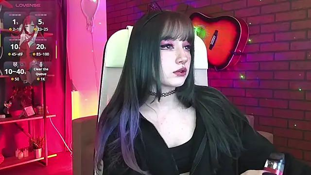 Snapshot of LiliLuna chatting on 02.19.26 LiliLuna online show from 02.19.26