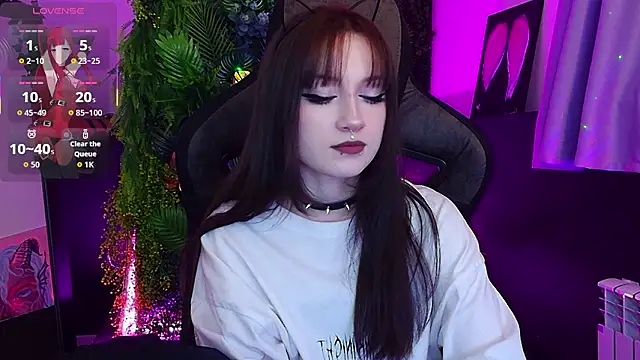 Snapshot of LiliLuna chatting on 02.25.26 LiliLuna online show from 02.25.26