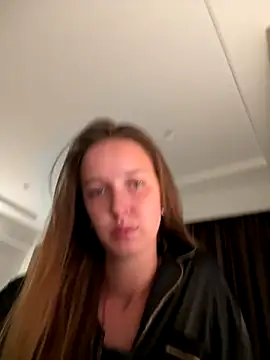 Snapshot of ElliRose chatting on 10.23.25 ElliRose online show from 10.23.25