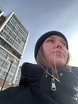 Snapshot of ElliRose chatting on 10.31.25 ElliRose online show from 10.31.25