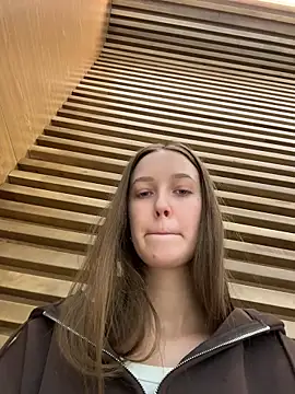 Snapshot of ElliRose chatting on 11.30.25 ElliRose online show from 11.30.25