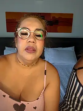 Snapshot of mature_women60 chatting on 10.22.25 mature women60 online show from 10.22.25