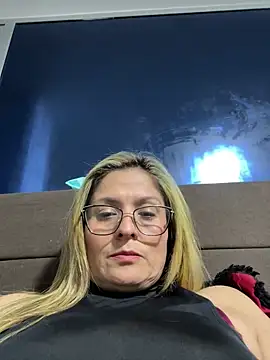 linda-mature43 online show from 10.18.25