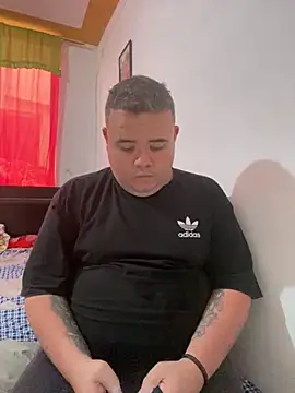 Snapshot of Chimbo-1996 chatting on 11.19.25 Chimbo-1996 online show from 11.19.25