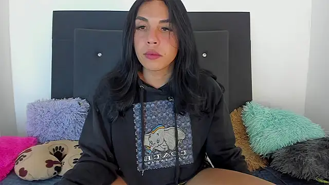 Adrianna Arias online show from 12.14.25