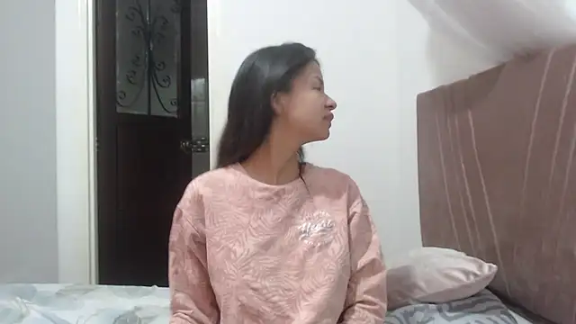 nathaly jones  online show from 04.20.26