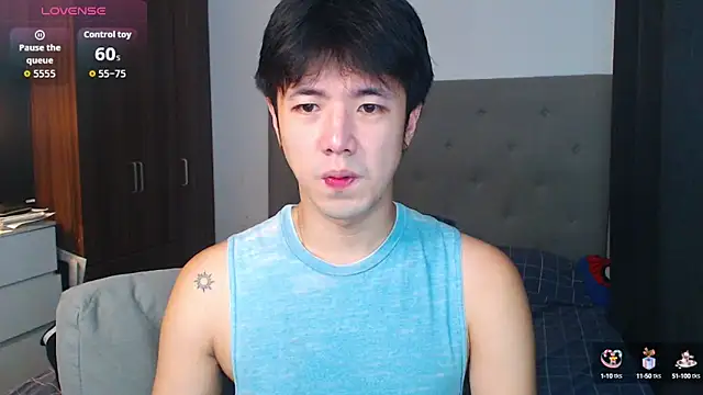 Snapshot of Addictiveboi chatting on 09.11.25 Addictiveboi online show from 09.11.25