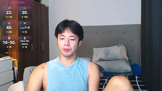 Snapshot of Addictiveboi chatting on 09.14.25 Addictiveboi online show from 09.14.25