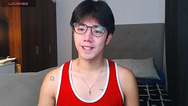 Snapshot of Addictiveboi chatting on 09.15.25 Addictiveboi online show from 09.15.25