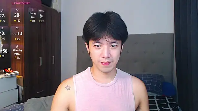 Snapshot of Addictiveboi chatting on 09.17.25 Addictiveboi online show from 09.17.25