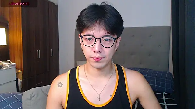 Snapshot of Addictiveboi chatting on 09.24.25 Addictiveboi online show from 09.24.25