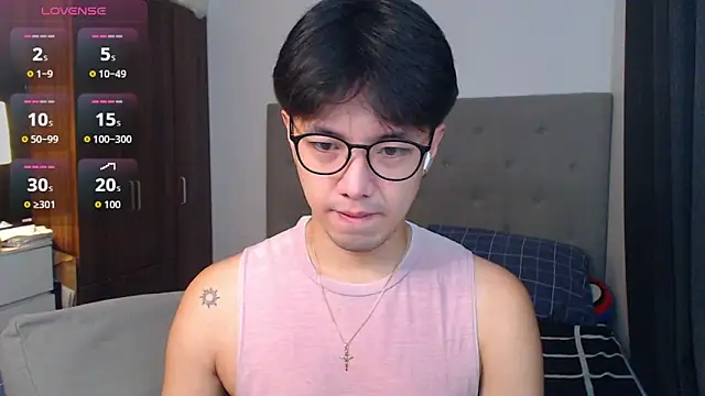 Snapshot of Addictiveboi chatting on 09.25.25 Addictiveboi online show from 09.25.25