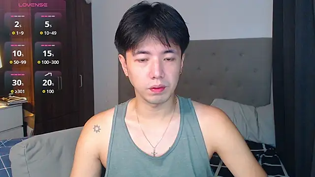 Snapshot of Addictiveboi chatting on 09.29.25 Addictiveboi online show from 09.29.25