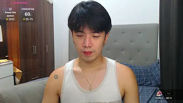 Snapshot of Addictiveboi chatting on 10.09.25 Addictiveboi online show from 10.09.25