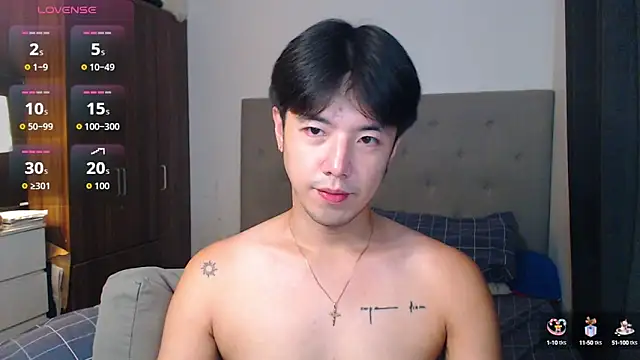 Snapshot of Addictiveboi chatting on 10.13.25 Addictiveboi online show from 10.13.25