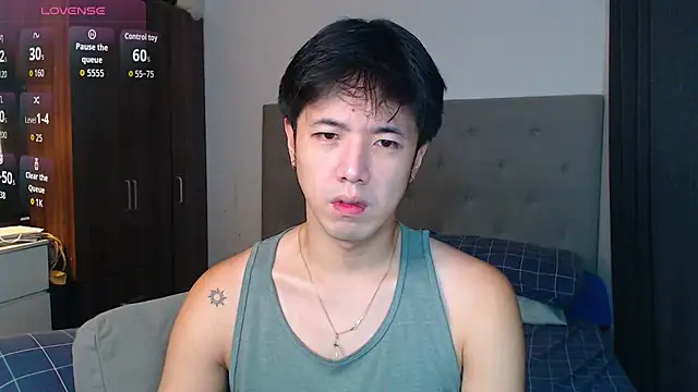 Snapshot of Addictiveboi chatting on 10.20.25 Addictiveboi online show from 10.20.25