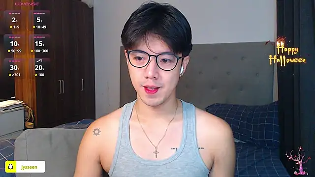 Snapshot of Addictiveboi chatting on 10.31.25 Addictiveboi online show from 10.31.25