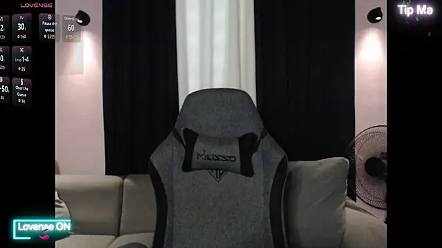 Snapshot of Addictiveboi chatting on 11.06.25 Addictiveboi online show from 11.06.25