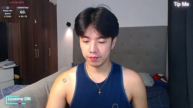 Snapshot of Addictiveboi chatting on 11.15.25 Addictiveboi online show from 11.15.25