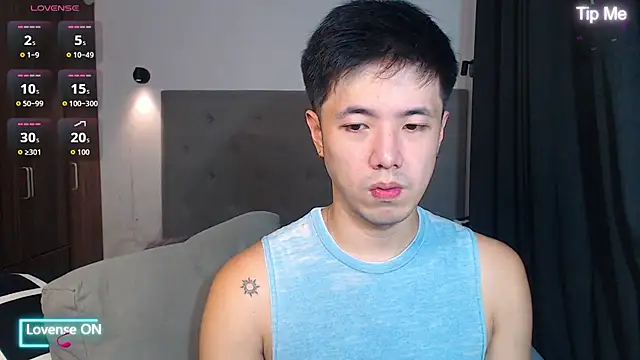 Snapshot of Addictiveboi chatting on 11.27.25 Addictiveboi online show from 11.27.25