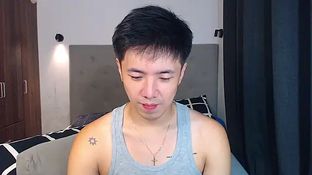 Snapshot of Addictiveboi chatting on 12.02.25 Addictiveboi online show from 12.02.25